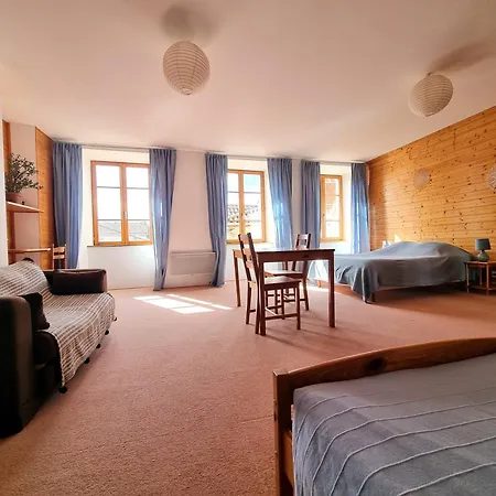 Le Clos De L'atre Bed and Breakfast 3*